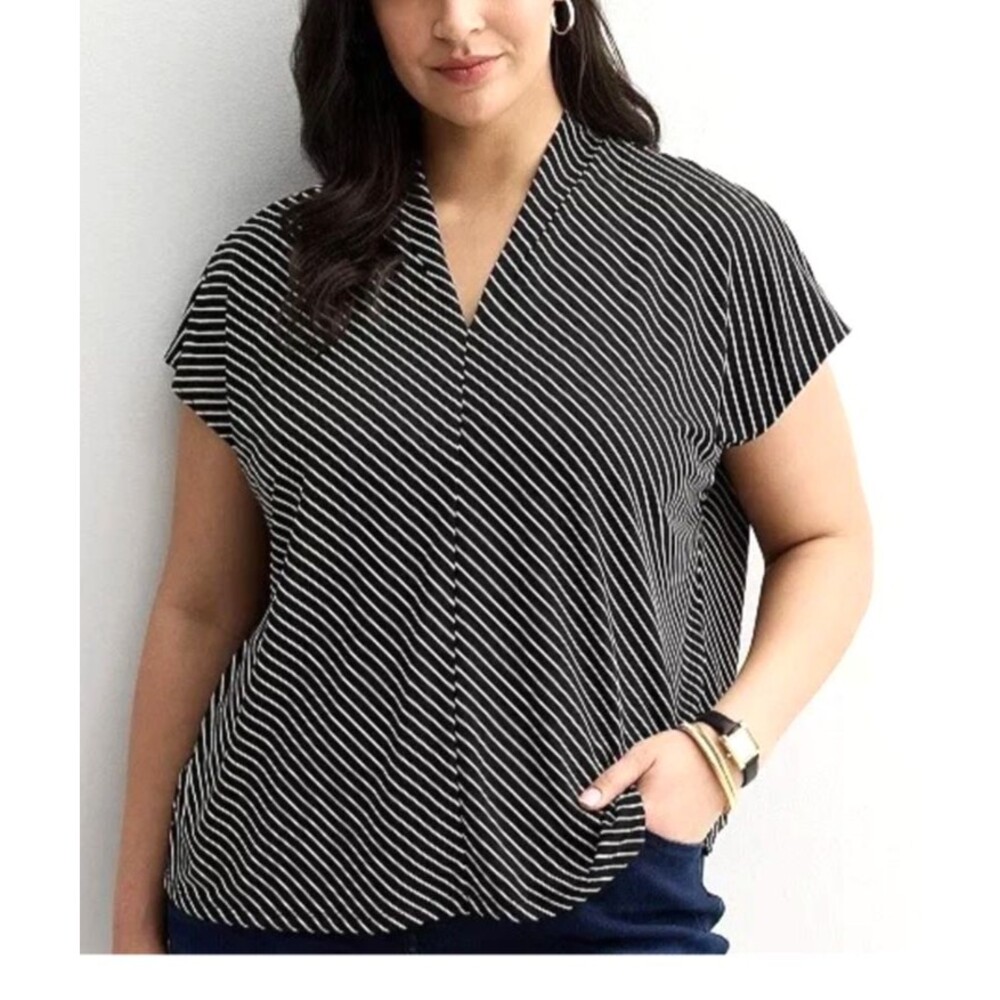 Nine West Women's V-neck Black & White Stripe Pattern Tank Blouse Plus Sz 2X